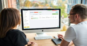 How to pay employees using Payroller